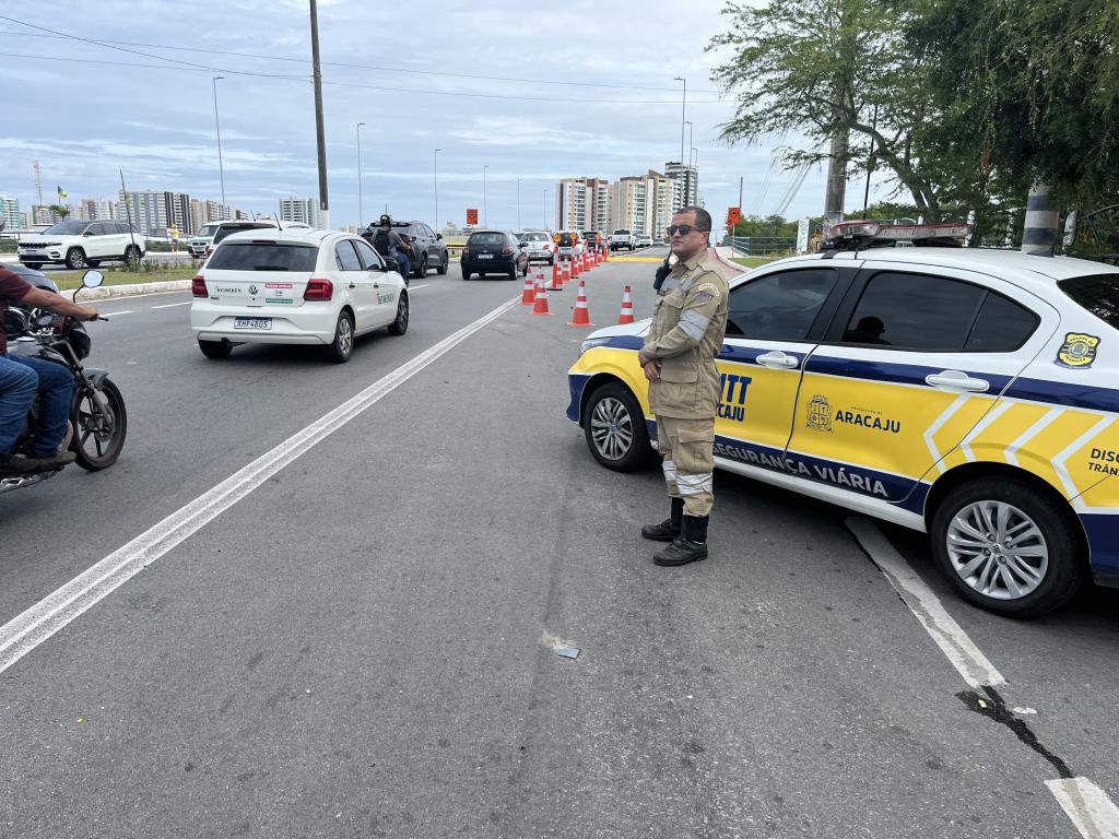 SMTT orienta condutores a reduzirem velocidade na Ponte Juscelino Kubitschek - SMTT Aracaju